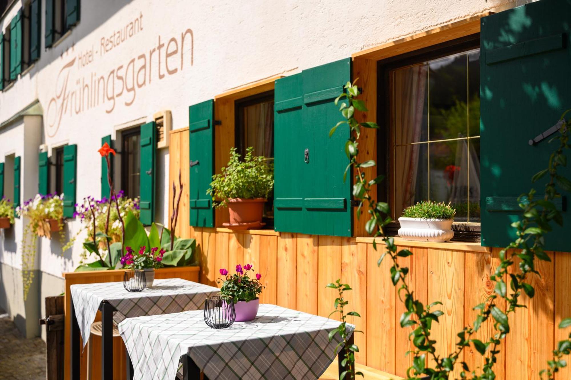 Hotel Restaurant Fruehlingsgarten Фюссен Екстер'єр фото